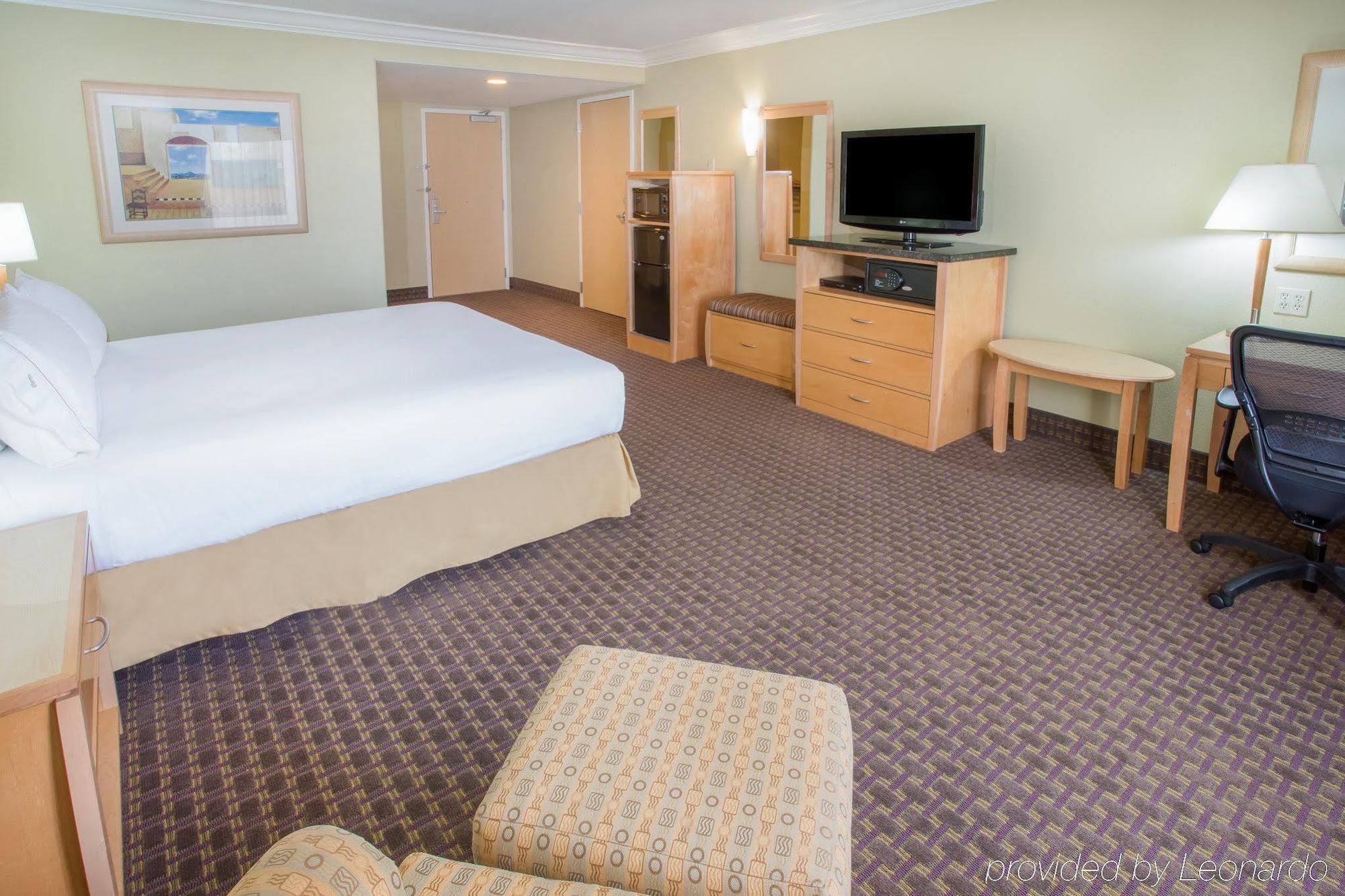 Holiday Inn Express Hotel & Suites Vacaville By Ihg Exterior foto