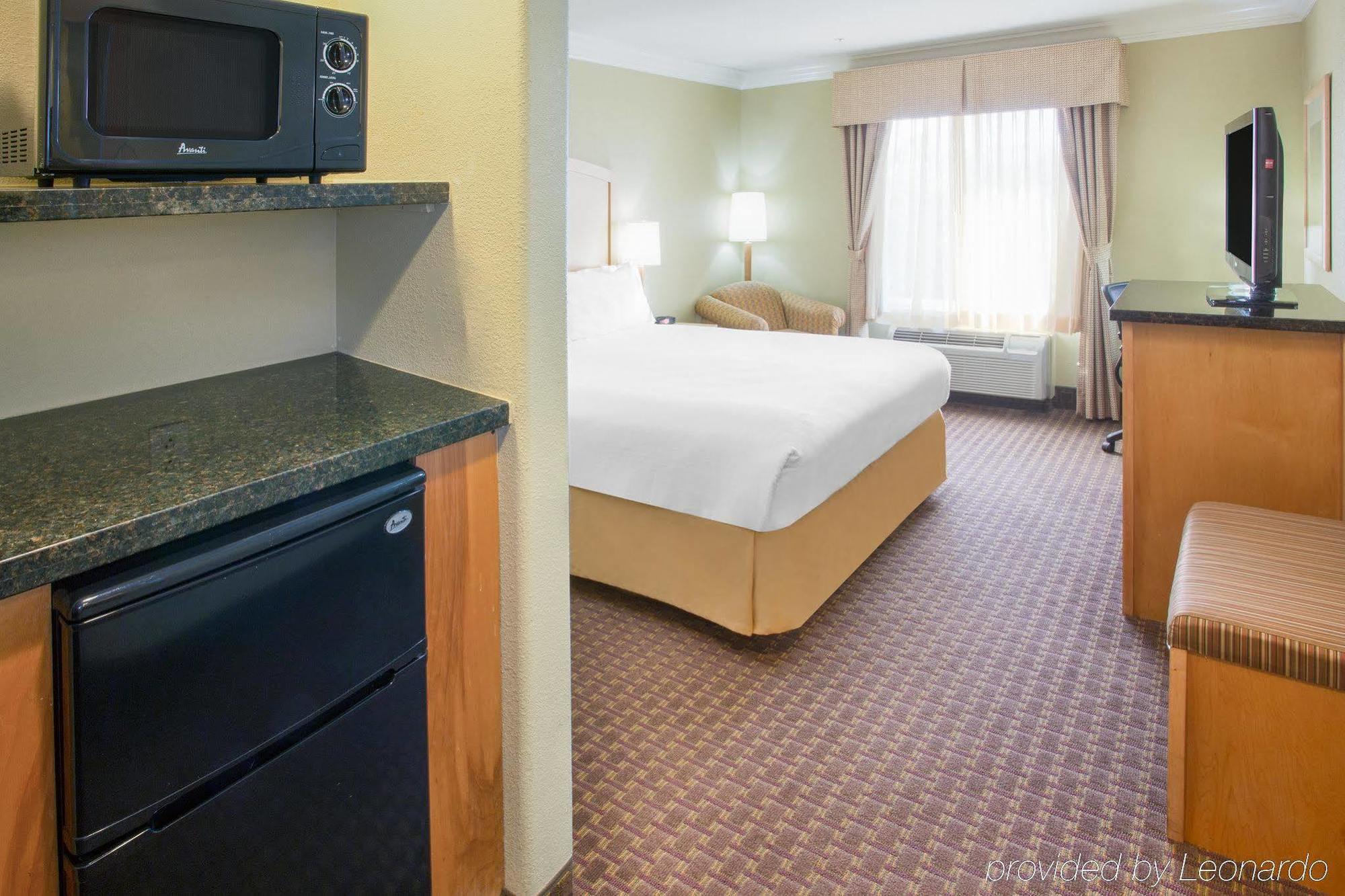 Holiday Inn Express Hotel & Suites Vacaville By Ihg Exterior foto